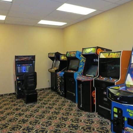 Howard Johnson Grand Forks Esterno foto