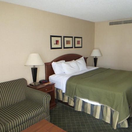 Howard Johnson Grand Forks Esterno foto