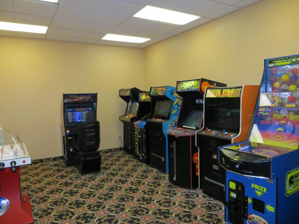 Howard Johnson Grand Forks Esterno foto