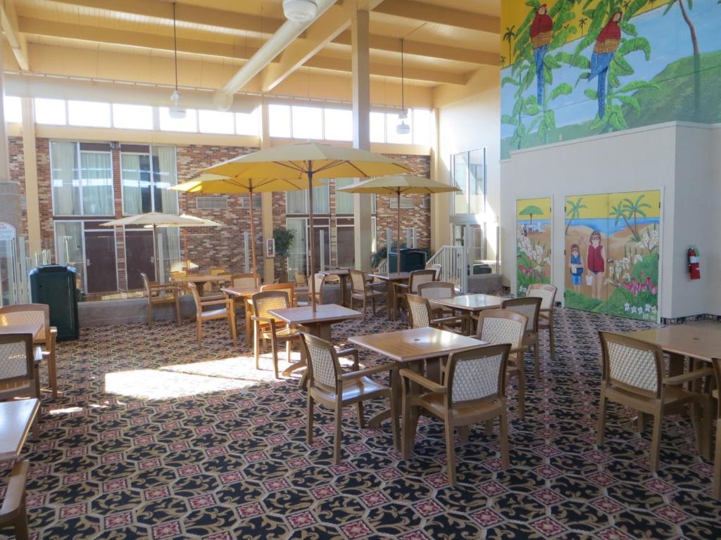 Howard Johnson Grand Forks Esterno foto