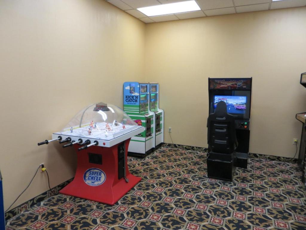 Howard Johnson Grand Forks Esterno foto