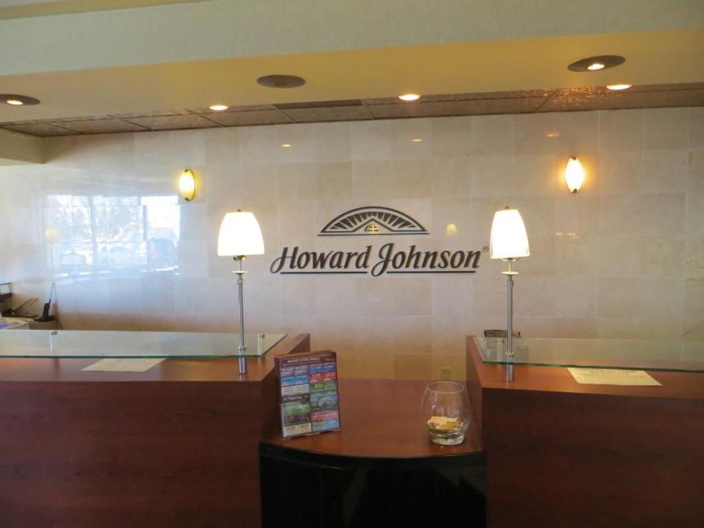 Howard Johnson Grand Forks Esterno foto