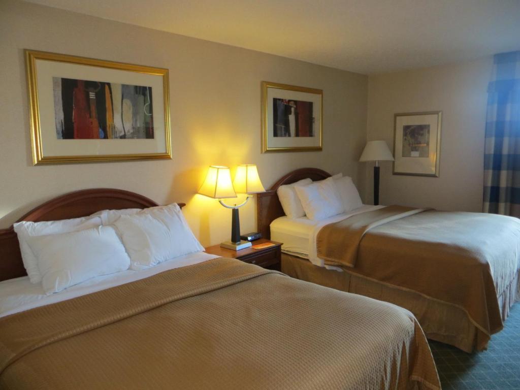 Howard Johnson Grand Forks Esterno foto